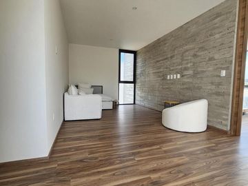 Residencia de Lujo en Venta en Viñedos del Polo, Club de Golf
