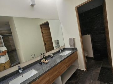 Residencia de Lujo en Venta en Viñedos del Polo, Club de Golf