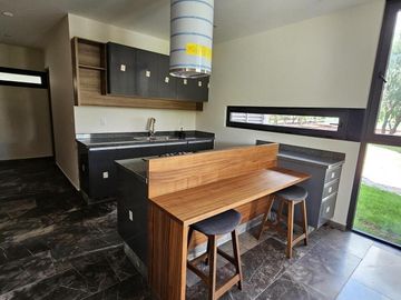 Residencia de Lujo en Venta en Viñedos del Polo, Club de Golf