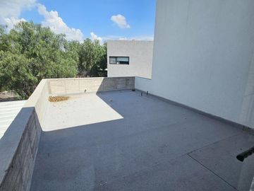 Residencia de Lujo en Venta en Viñedos del Polo, Club de Golf