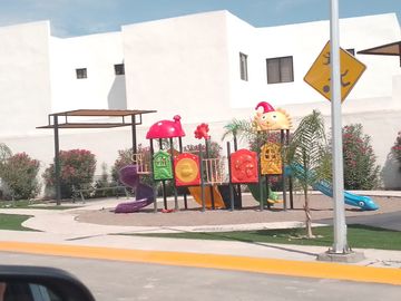 CASA EN VENTA EN VIÑEDOS TORREÓN