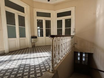 Depto.tipo casa de 6 ambientes en Venta en Almagro
