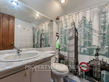 Casa Chicureo centro, condominio con acceso directo Av del Valle