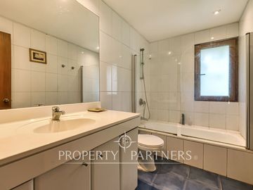 Casa Chicureo centro, condominio con acceso directo Av del Valle