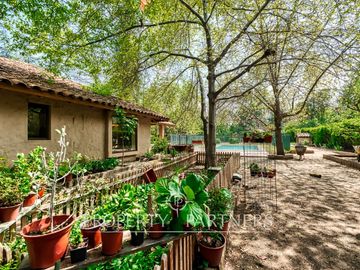 Casa Chicureo centro, condominio con acceso directo Av del Valle
