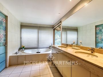 Casa Chicureo centro, condominio con acceso directo Av del Valle