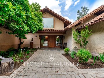 Casa Chicureo centro, condominio con acceso directo Av del Valle