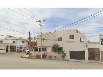Se vende edificio en esquina Corredor Médico, Cabo San Lucas