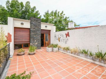 Venta casa en  Echesortu ! luminosa