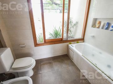 Venta casa en  Echesortu ! luminosa