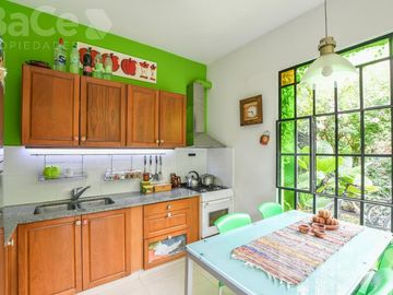 Venta casa en  Echesortu ! luminosa