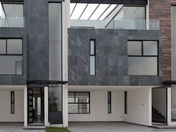 Casa en fraccionamiento Nobel Residencial
