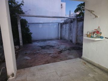 CASA A UNAS CALLES DEL ESTADIO SALVADOR ALVARADO