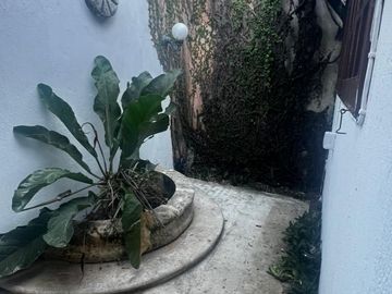 RESIDENCIA EN PRIVADA COLONIAL, EN CHUBURNA