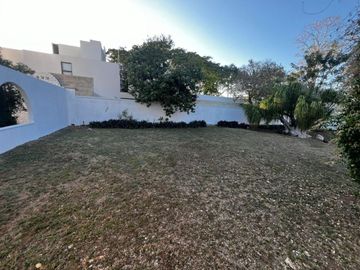 RESIDENCIA EN PRIVADA COLONIAL, EN CHUBURNA