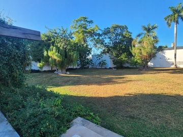 RESIDENCIA EN PRIVADA COLONIAL, EN CHUBURNA