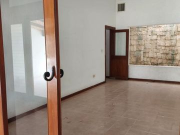 RESIDENCIA EN PRIVADA COLONIAL, EN CHUBURNA