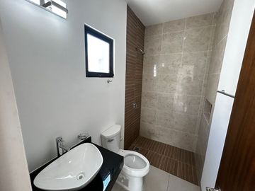 CASA NUEVA EN PRIVADA TAMORA CONKAL