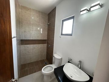CASA NUEVA EN PRIVADA TAMORA CONKAL
