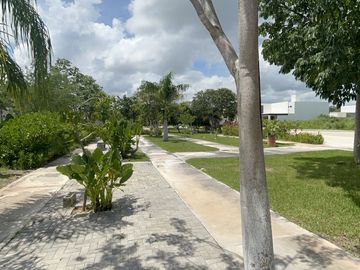 CASA NUEVA EN PRIVADA TAMORA CONKAL