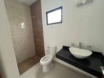 CASA NUEVA EN PRIVADA TAMORA CONKAL
