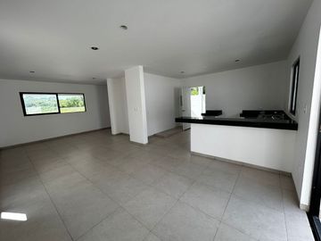 CASA NUEVA EN PRIVADA TAMORA CONKAL