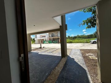 CASA NUEVA EN PRIVADA TAMORA CONKAL