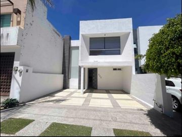 Casa en Venta, en La Foresta Residencial
