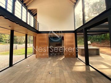 CASA NUEVA DE ESTILO MODERNO EN ACATITLAN