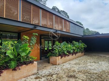CASA NUEVA DE ESTILO MODERNO EN ACATITLAN