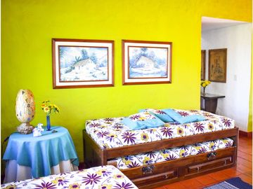 VENTA DE CASA CAMPESTRE EN MONTENEGRO, QUINDO, COLOMBIA