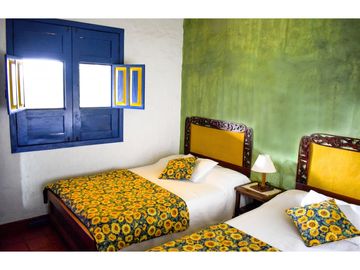 VENTA DE CASA CAMPESTRE EN MONTENEGRO, QUINDO, COLOMBIA