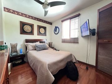 VENDO APARTAMENTO PARA REMODELAR SECTOR OVIEDO