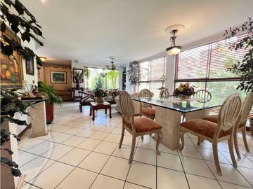 VENDO APARTAMENTO PARA REMODELAR SECTOR OVIEDO