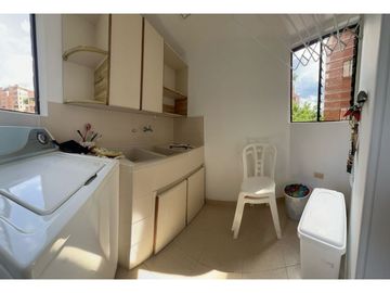VENDO APARTAMENTO PARA REMODELAR SECTOR OVIEDO