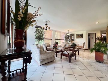 VENDO APARTAMENTO PARA REMODELAR SECTOR OVIEDO