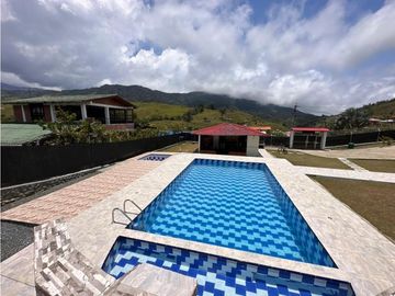 VENDO CASA CAMPESTRE EN EL QUEREMAL (1.094MT2) - LA SONORA