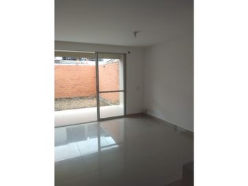 VENTA CASA CIUDAD COUNTRY ALONDRA