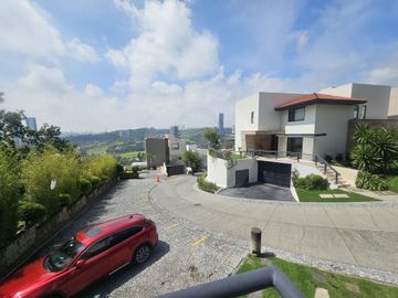 Casa en condominio en venta en Bosque Real