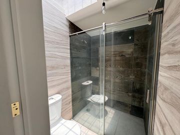 CASA EN VENTA EN PASEO SANTA SILVIA EN SAN CARLOS