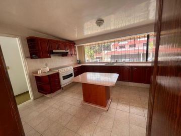 CASA EN VENTA EN PASEO SANTA SILVIA EN SAN CARLOS