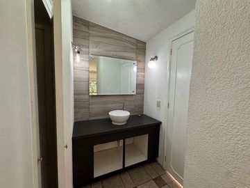CASA EN VENTA EN PASEO SANTA SILVIA EN SAN CARLOS