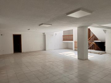 CASA EN VENTA EN PASEO SANTA SILVIA EN SAN CARLOS