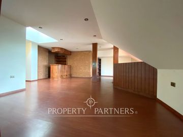Andalué departamento dúplex con vista a la laguna