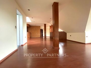 Andalué departamento dúplex con vista a la laguna