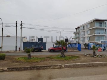 Se vende Casa de Playa frente al mar, en las Palmeras en el San Bartolo Norte
