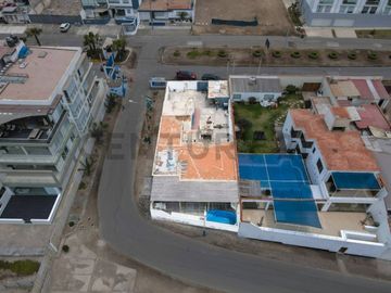 Se vende Casa de Playa frente al mar, en las Palmeras en el San Bartolo Norte