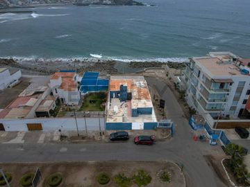Se vende Casa de Playa frente al mar, en las Palmeras en el San Bartolo Norte