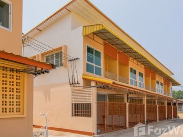 2 Bedroom Townhouse for sale in Nai Wiang, Phrae