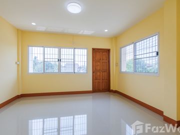 2 Bedroom Townhouse for sale in Nai Wiang, Phrae